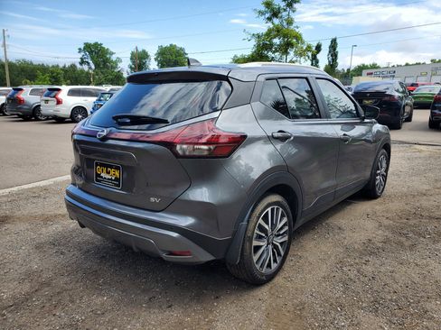 Used 2024 Nissan Kicks SV FWD image 7
