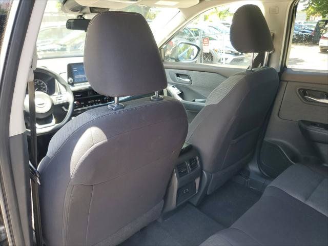Used 2023 Nissan Rogue SV FWD image 9