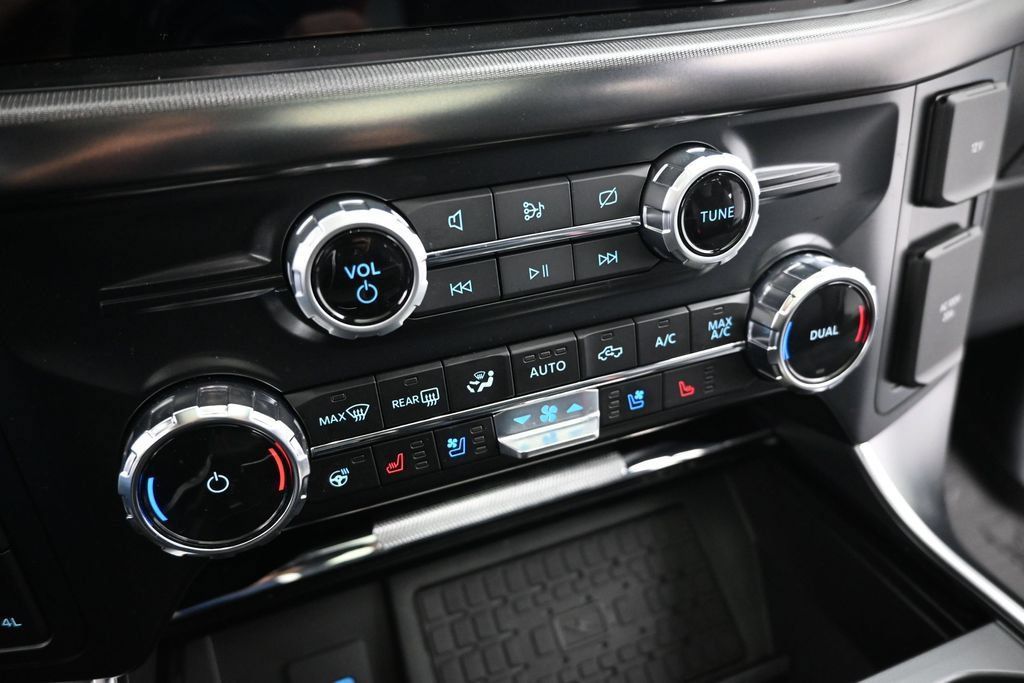 Used 2024 Ford F150 Raptor AWD/4WD image 16