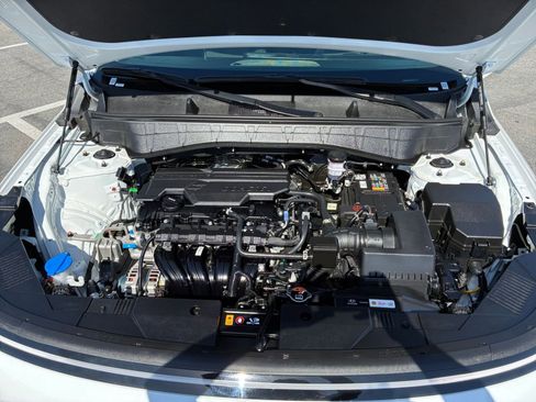 Used 2025 Hyundai Kona SEL image 34