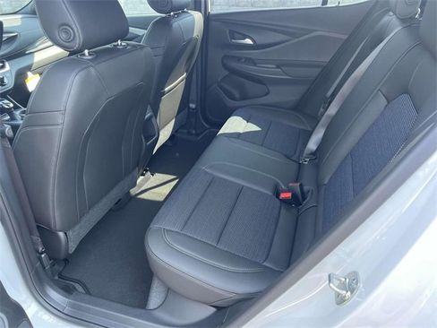 Used 2025 Buick Envista Preferred w/ Convenience I Package image 12