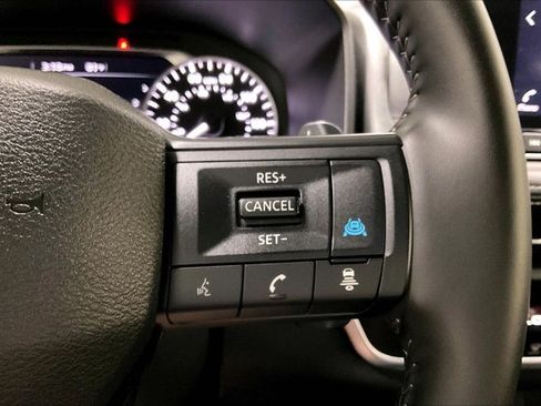 Used 2025 Nissan Rogue SV FWD image 18
