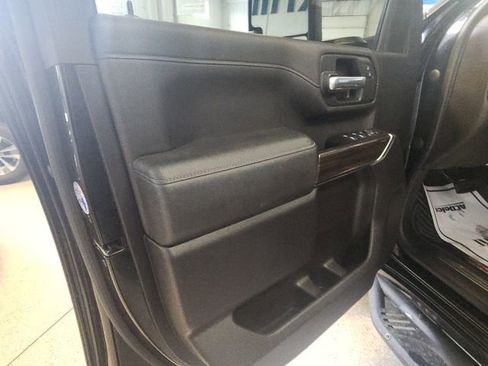 Used 2022 Chevrolet Silverado 2500 LT w/ Midnight Edition image 10