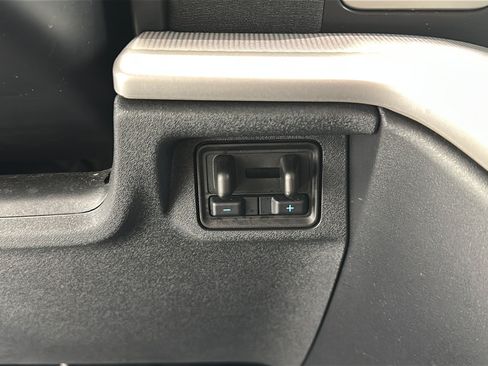 Used 2025 Ford Expedition Max Active AWD/4WD image 20