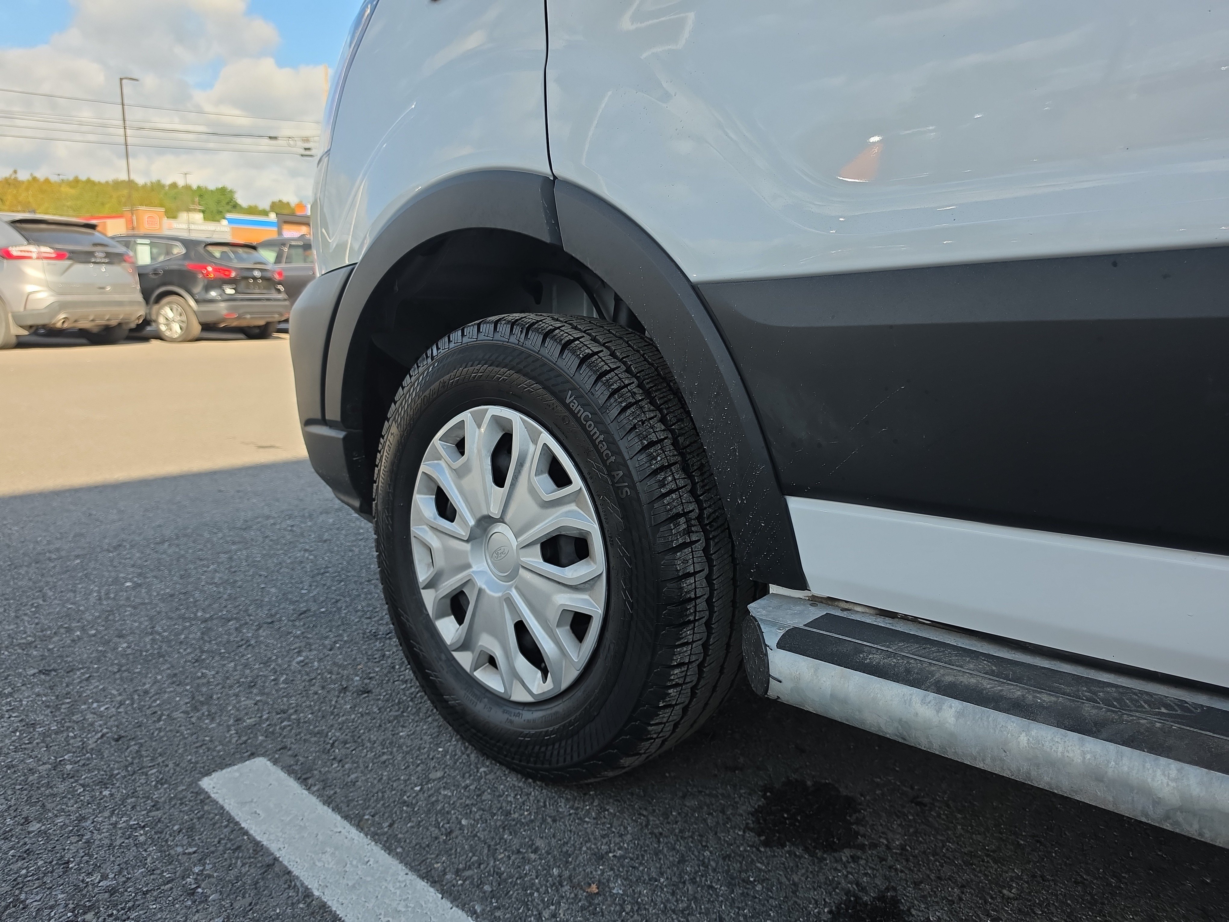 Used 2025 Ford Transit 250 Low Roof w/ Exterior Upgrade Package RWD image 11