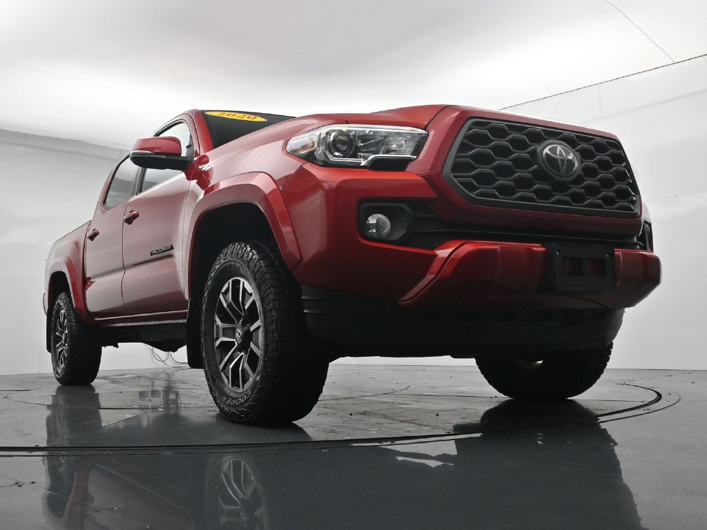 Used 2020 Toyota Tacoma TRD Sport w/ Technology Package AWD/4WD image 32