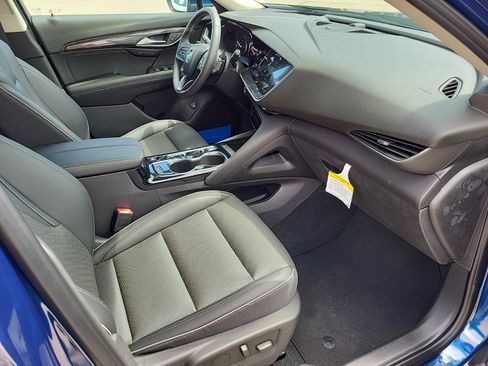 Used 2023 Buick Envision Essence image 9
