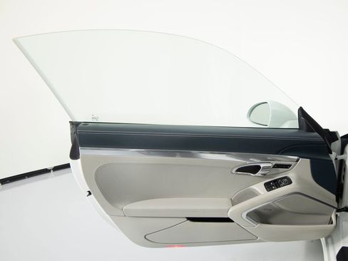 Certified 2017 Porsche 911 Carrera 4S image 18