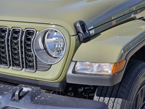 New 2026 Jeep Gladiator Sport image 10