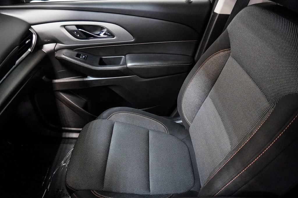 Used 2021 Chevrolet Traverse LT FWD image 27