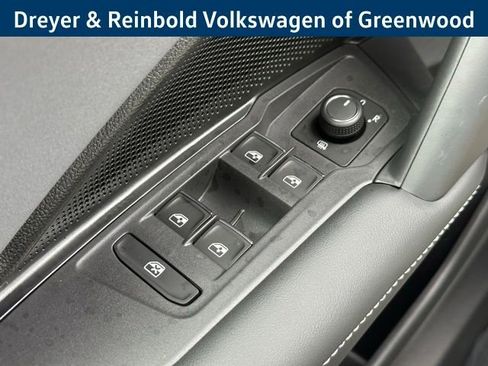 New 2026 Volkswagen Tiguan SE image 17