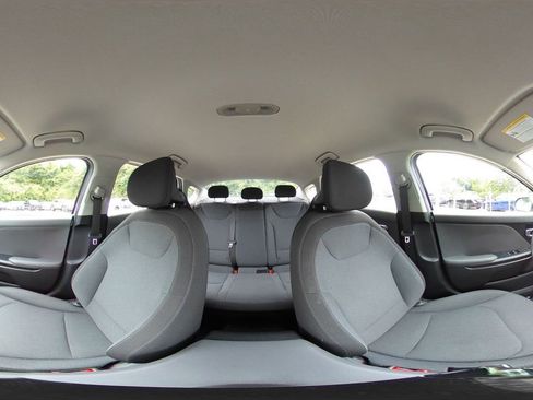 Used 2025 Kia K4 FWD image 42