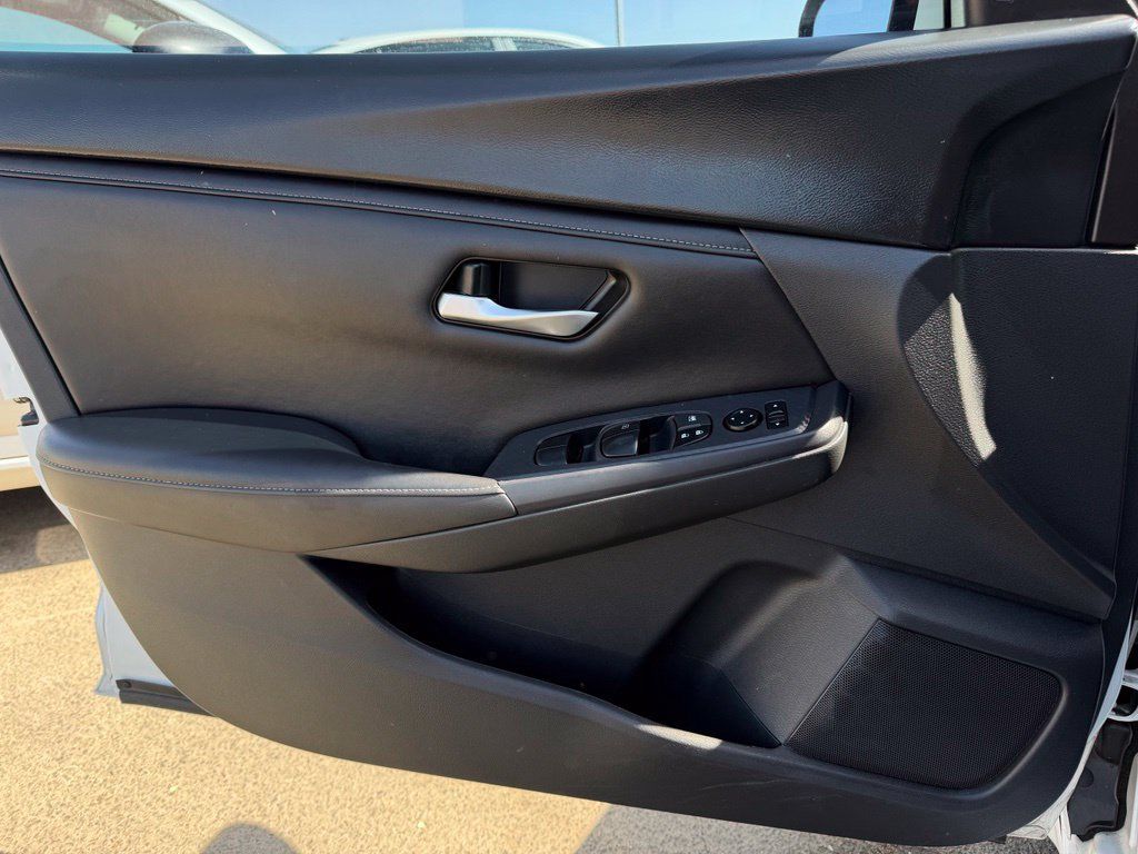 Used 2023 Nissan Sentra S FWD image 17