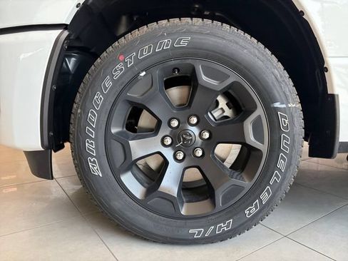 New 2026 RAM 1500 Express AWD/4WD image 11
