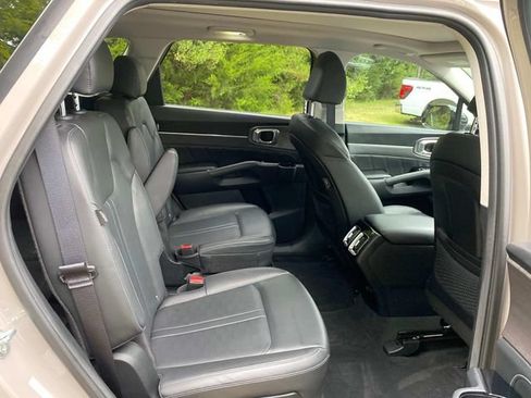 Used 2025 Kia Sorento SX AWD/4WD image 34