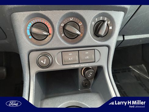 Used 2013 Ford Transit Connect XLT image 28