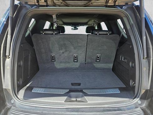 Used 2022 Chevrolet Tahoe Z71 w/ Luxury Package AWD/4WD image 6