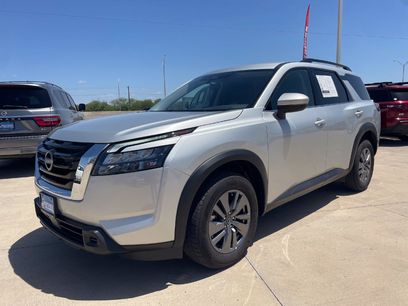 Used 2025 Nissan Pathfinder SV