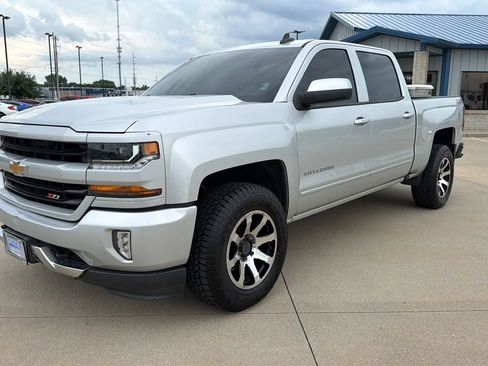 Used 2018 Chevrolet Silverado 1500 LT w/ All Star Edition AWD/4WD image 3