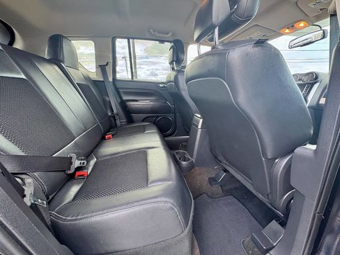 Used 2014 Jeep Compass Latitude image 30