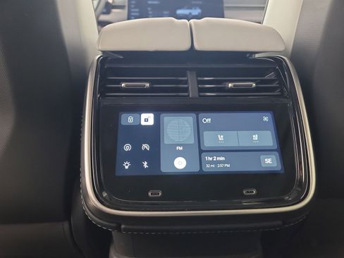 Used 2024 Rivian R1S Adventure image 30