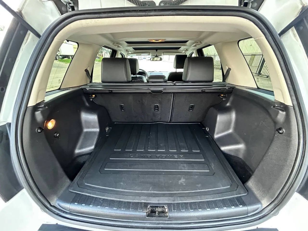 Used 2014 Land Rover LR2 AWD/4WD image 11