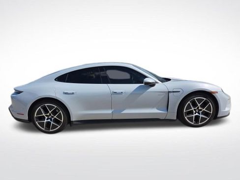 Used 2025 Porsche Taycan RWD image 9