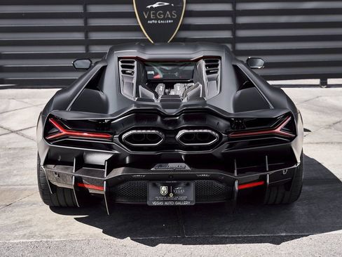 Used 2025 Lamborghini Revuelto image 28