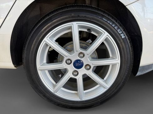 Used 2016 Ford Fiesta SE w/ Equipment Group 201A FWD image 11