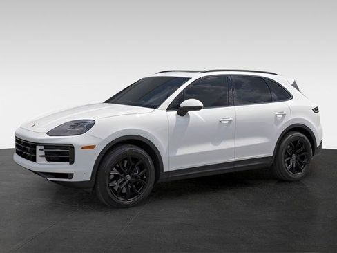 Used 2024 Porsche Cayenne image 4