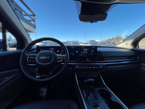 Used 2026 Kia Carnival FWD image 36