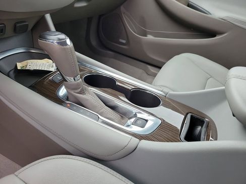 Used 2017 Chevrolet Malibu Premier w/ Driver Confidence Package image 29