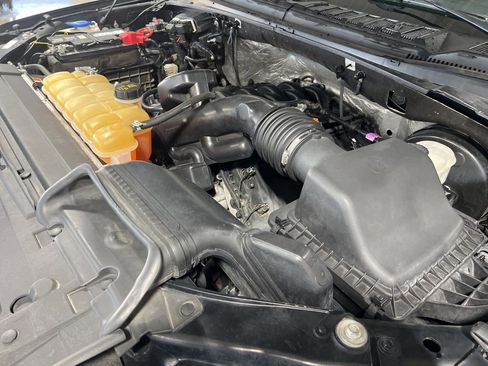 Used 2017 Ford F150 XLT image 40