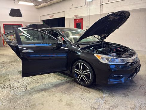 Used 2017 Honda Accord Sport Special Edition image 7