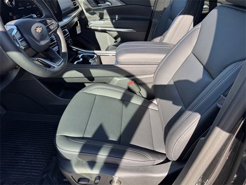 New 2026 Chevrolet Traverse LT w/ Sun and Wheel Package image 11