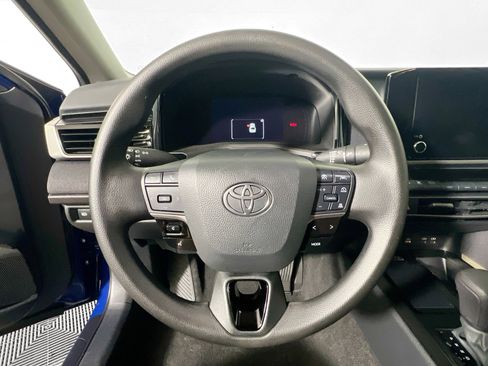 Used 2025 Toyota Camry LE FWD image 17