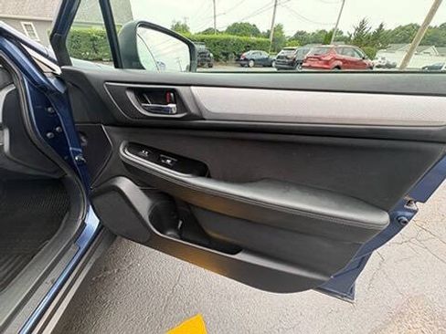 Used 2019 Subaru Outback 2.5i Premium AWD/4WD image 27