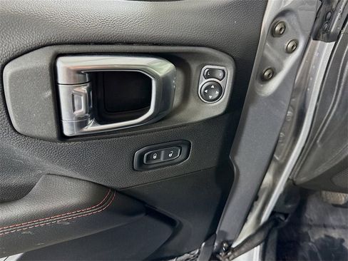 Used 2021 Jeep Gladiator Rubicon image 9