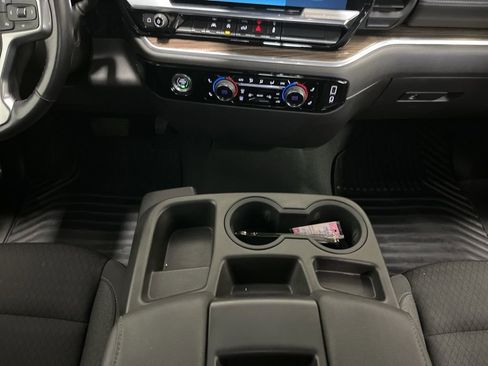Used 2022 Chevrolet Silverado 1500 LT AWD/4WD image 18