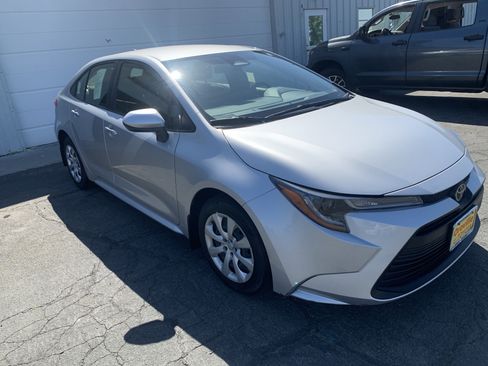 Used 2023 Toyota Corolla LE FWD image 7