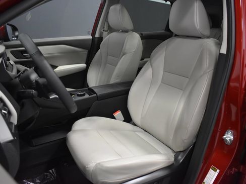Certified 2023 Nissan Rogue SV w/ SV Premium B Package AWD/4WD image 5