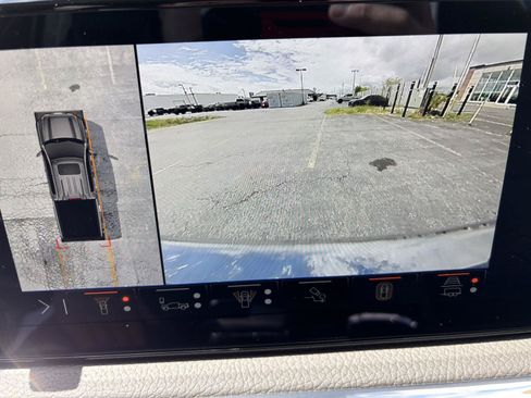 Used 2024 GMC Sierra 1500 Denali w/ Technology Package AWD/4WD image 32