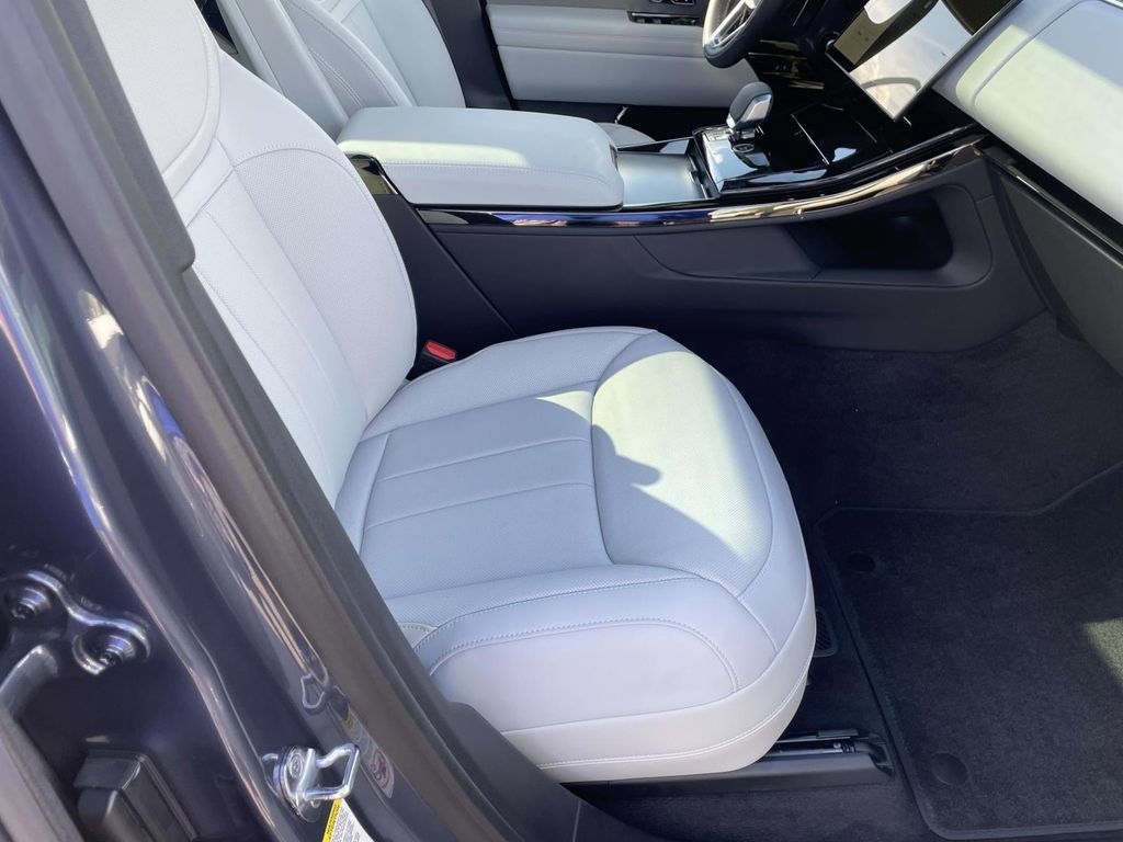 New 2027 Land Rover Range Rover Sport SE AWD/4WD image 20