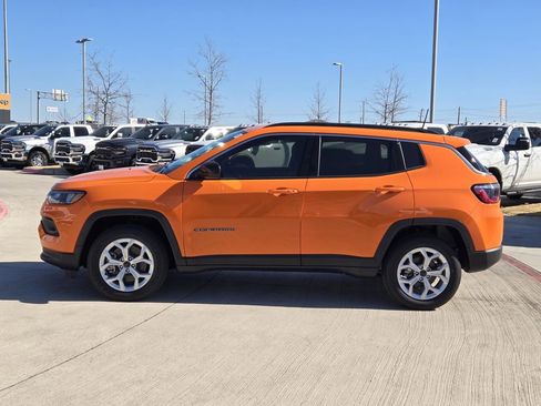 New 2026 Jeep Compass Latitude image 2