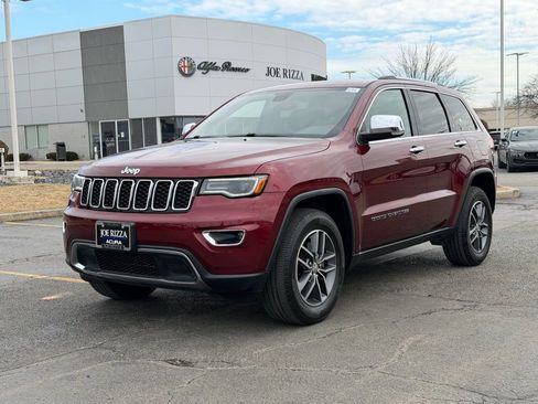 Used 2017 Jeep Grand Cherokee Limited w/ Luxury Group II image 6