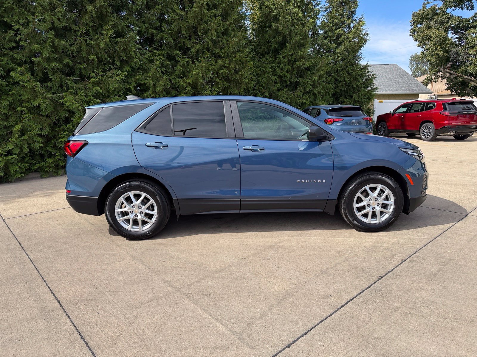 Used 2024 Chevrolet Equinox LS w/ LS Convenience Package FWD image 32