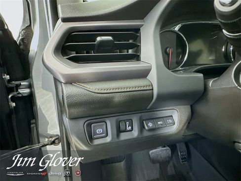 Used 2022 GMC Acadia AT4 w/ Technology Package image 24