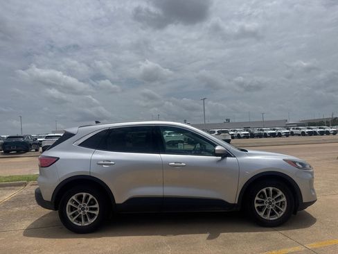 Used 2020 Ford Escape SE FWD image 24