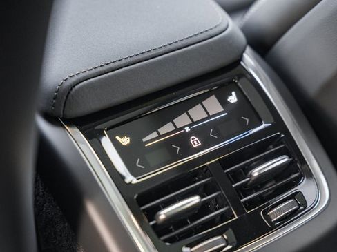 New 2026 Volvo XC60 B5 Ultra w/ Protection Package Premier image 33