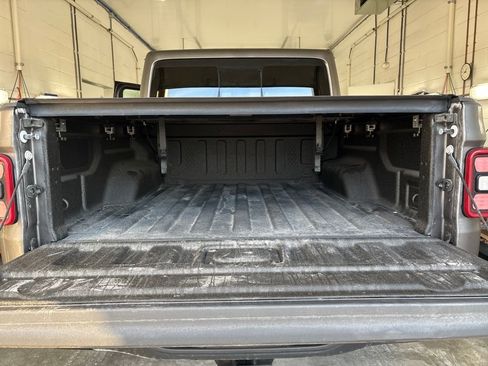 Used 2025 Jeep Gladiator Rubicon w/ Convenience Group image 34